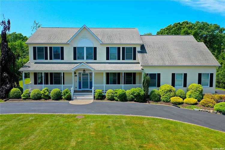 750 Kerwin Boulevard Greenport, NY 11944