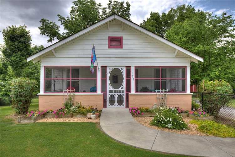 127 Peters St Calhoun, GA 30701 | MLS 6898693 Photo 1