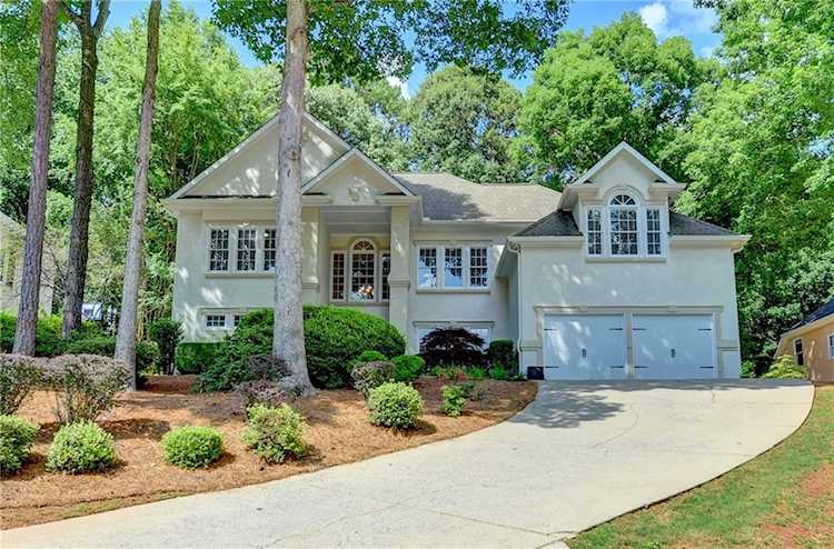 3338 Trails End Rd NE, Roswell, GA 30075 - Premier Atlanta Real Estate Photo 1