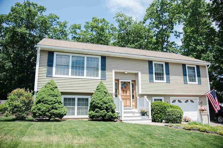 18 New Zealand Rd Seabrook, NH 03874