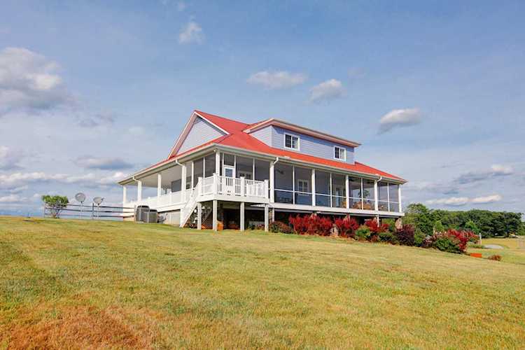 1025 Five Forks Bedford VA 24523 - MLS#880744 | RoanokeRealEstate.com Photo 1