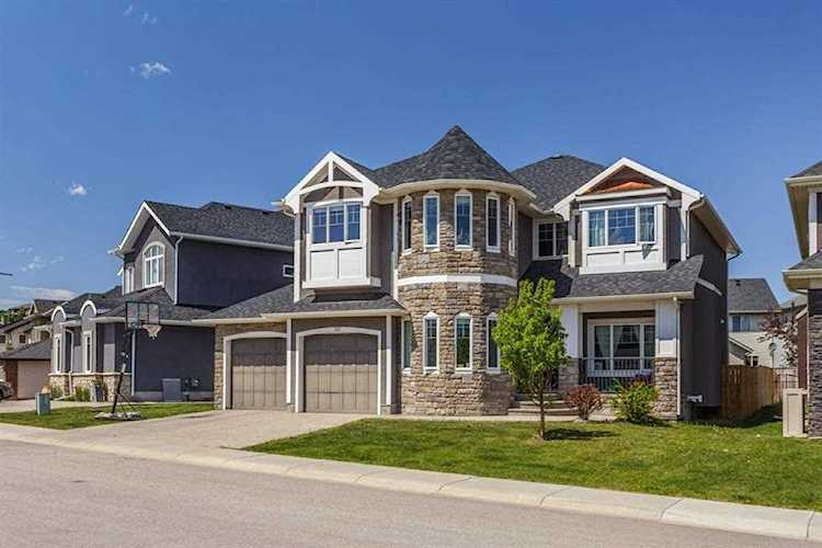 60 Elmont Rise SW Calgary, AB T3H 4X9