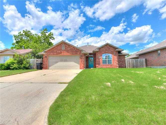 1005 NW 6th St Moore, OK 73160