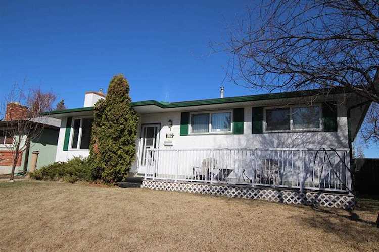 1724 58 St NE Calgary, AB T1Y 1M9