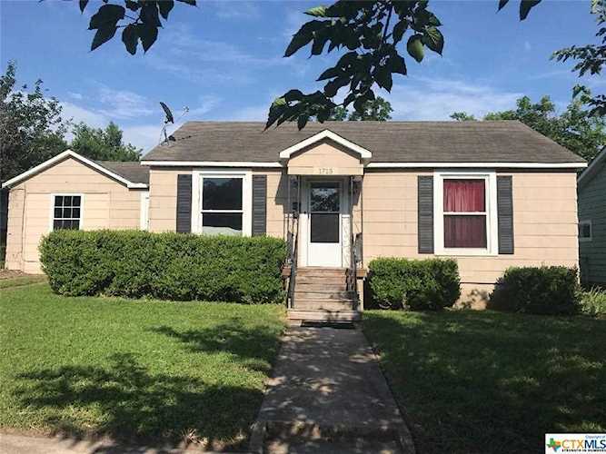 1715 S 9th St Temple, TX 76504