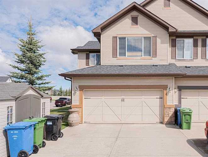 202 Silverado Range Place SW Calgary, AB T2X 0B4