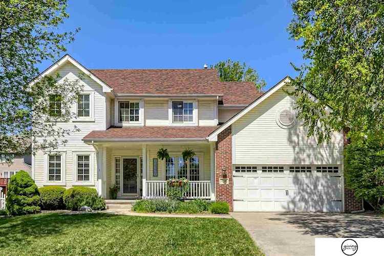 2118 Betsy Ave Papillion, NE 68133 | MLS 22109289 Photo 1