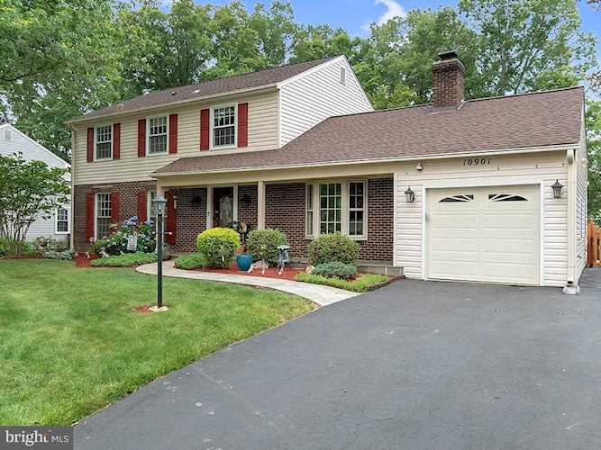 10901 Rippon Lodge Dr Fairfax, VA 22032