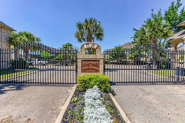 6423 W Linpar Ct Houston, TX 77040