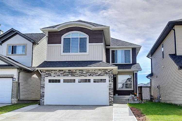 32 Saddlehorn Crescent NE Calgary, AB T3J 4M1