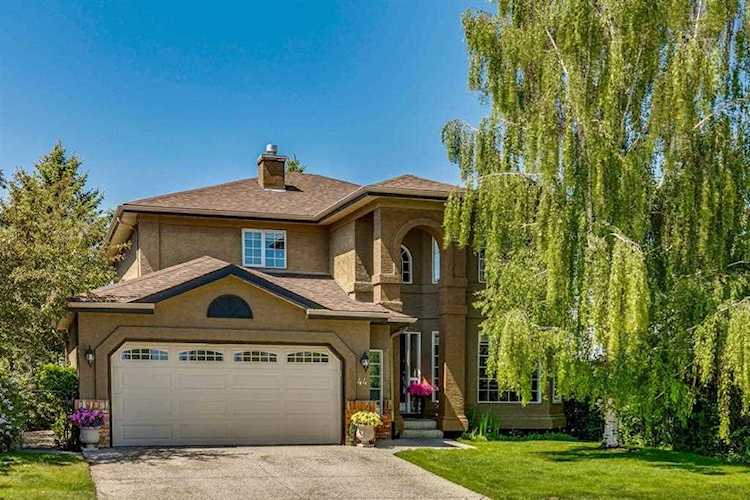 44 Mt Cascade Close SE Calgary, AB T2Z 2K4