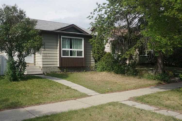925 Erin Woods Dr SE Calgary, AB T2B 2X1