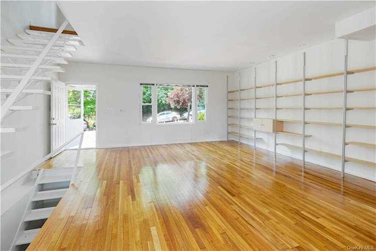 5620 Sylvan Avenue Bronx, NY 10471