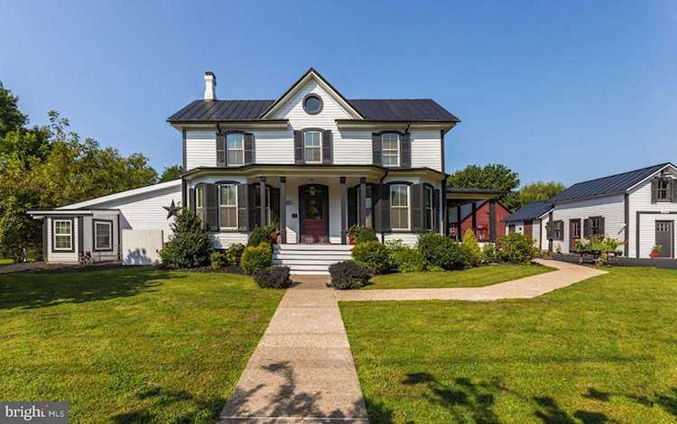 20857 Ashburn Rd Ashburn, VA 20147