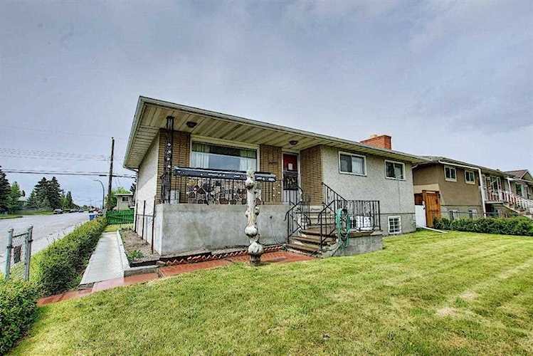 1839 38 St SE Calgary, AB T2B 0Z4