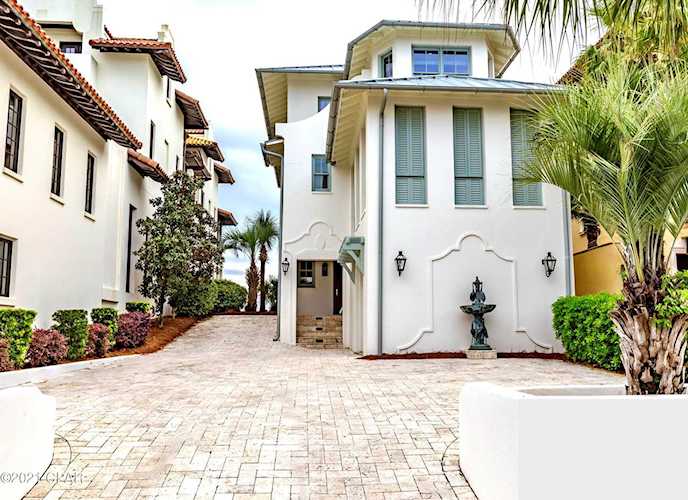 402 Beachside Dr Panama City Beach, FL 32413