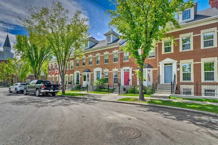 128 Inverness Square SE Calgary, AB T2Z 2Y8