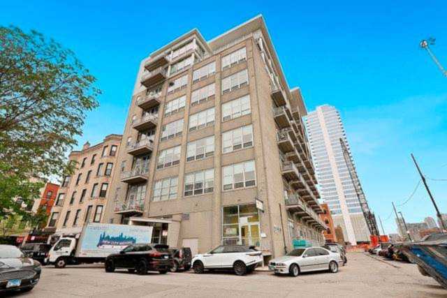 770 W Gladys Ave #404 Chicago, IL 60661