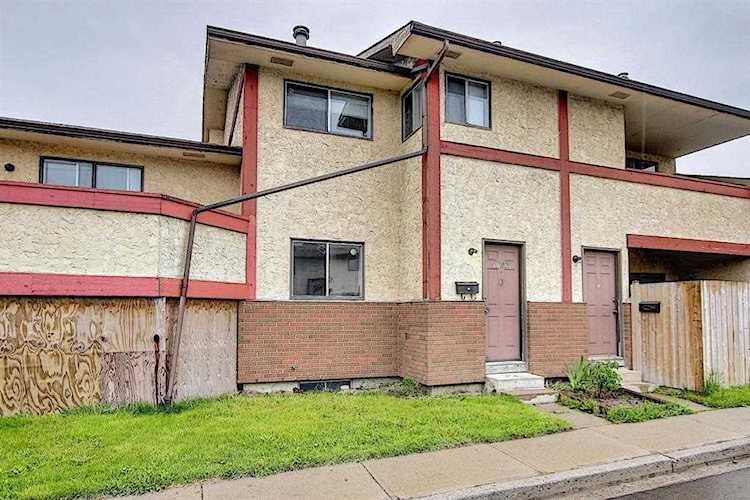 1702 35 St SE #3 Calgary, AB T2A 1B5