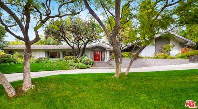 811 N Hillcrest Rd Beverly Hills, CA 90210