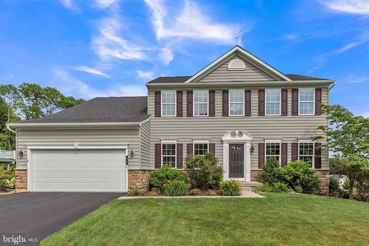 92 Inniscrone Dr Avondale, PA 19311 | MLS PACT539186 Photo 1