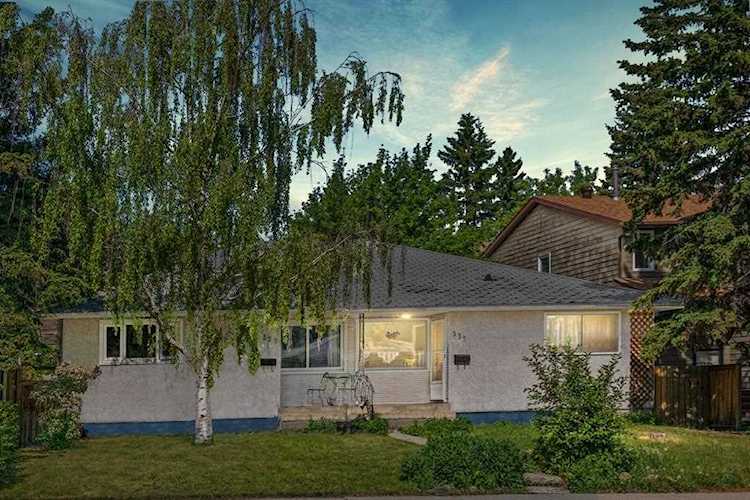 335 37 St SW Calgary, AB T3C 1R5