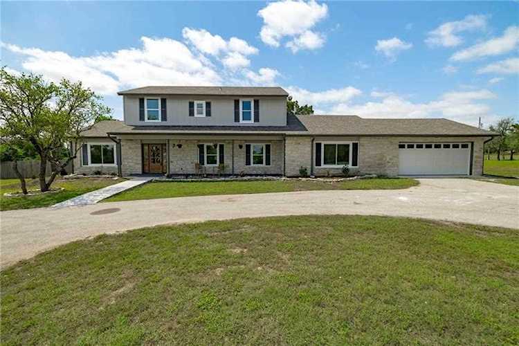 411 Carriage Oaks DR Liberty Hill, TX 78642