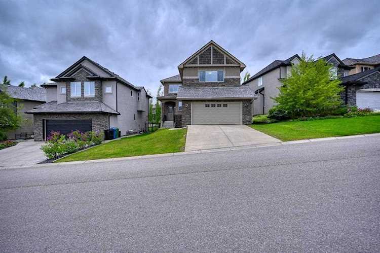 141 Royal Ridge Mount NW Calgary, AB T3G 5Z2