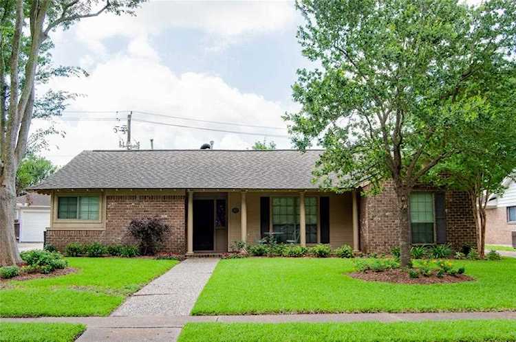 10627 Wickersham Ln Houston, TX 77042