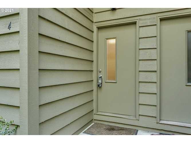 4 Cervantes Cir Lake Oswego, OR 97035