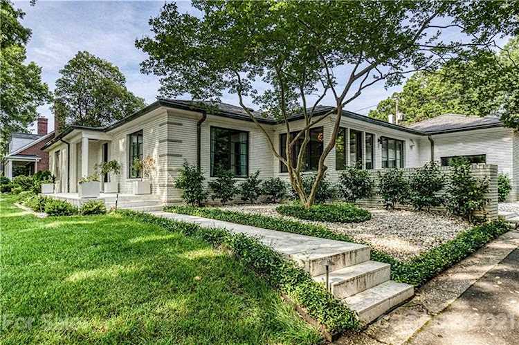748 Hempstead Place Charlotte, NC 28207