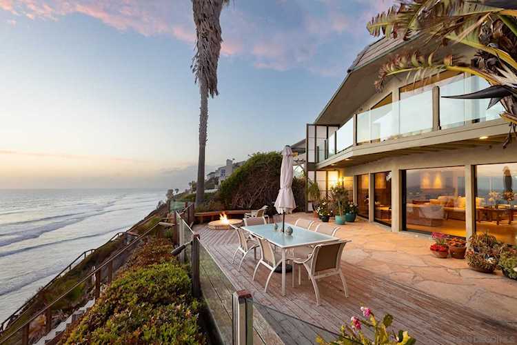 1090 Neptune Ave. Encinitas, CA 92024