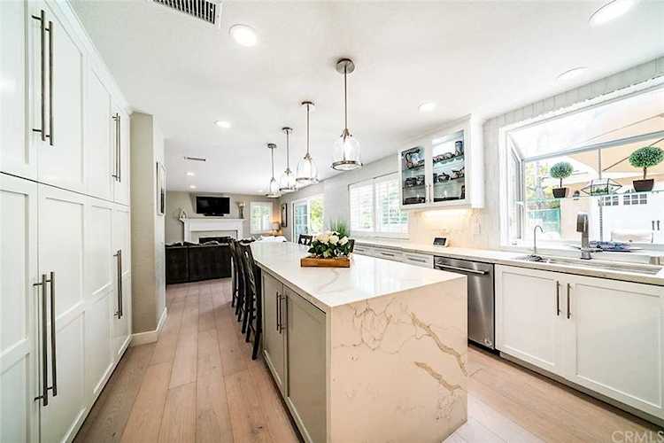912 N Loraine Ave Glendora, CA 91741