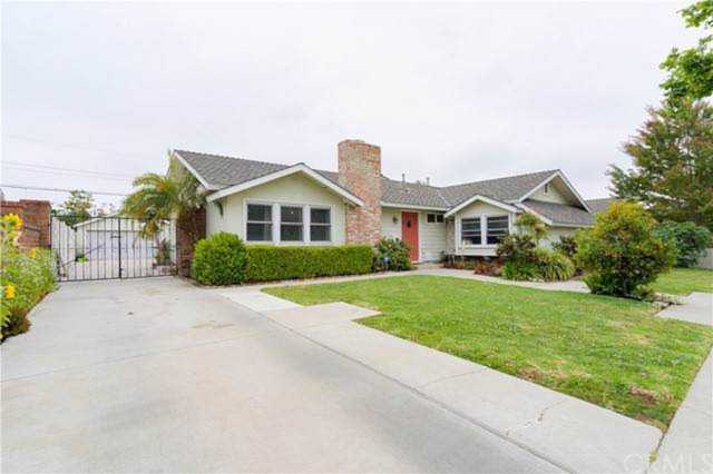 11922 Martha Ann Dr Los Alamitos, CA 90720