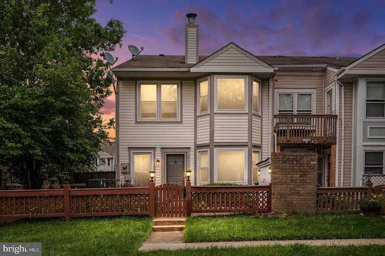 6073 Meadow Crest Ct Centreville, VA 20121