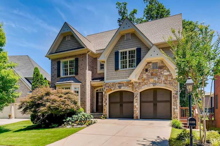 2028 Mendenhall Circle Brookhaven, GA 30341