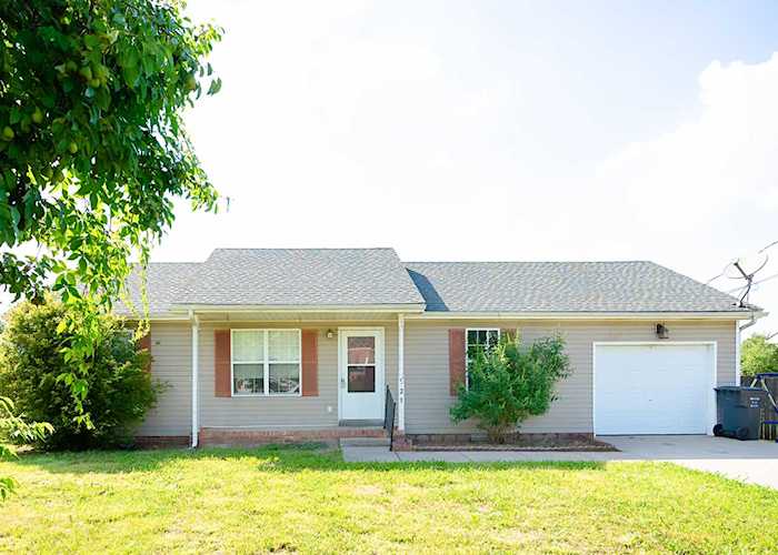 525 Indian Ave Oak Grove, KY 42262