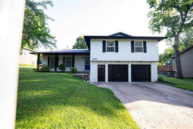 3013 Topeka Ln, Lawrence, KS 66047 | home for sale Photo 1