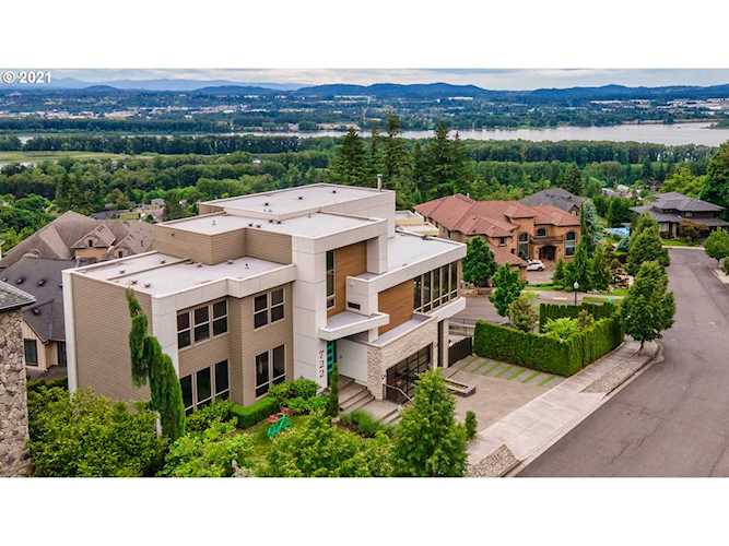 722 NW Valley St Camas, WA 98607