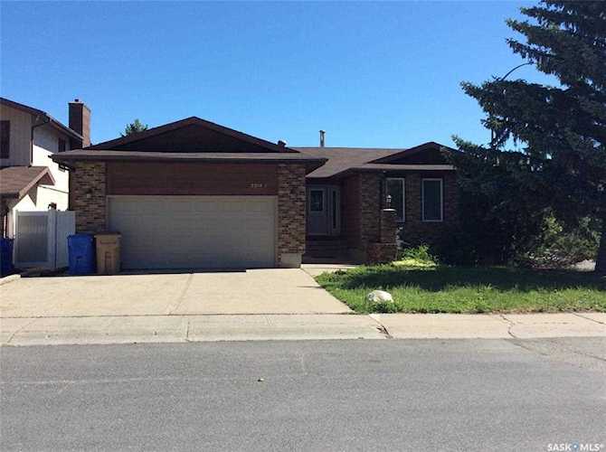 2214 E Wagman Dr Regina, SK S4V 0R1