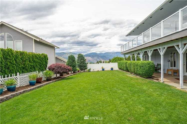 305 Butte RdChelanEnjoy the much coveted Chelan Hills amenities with this lovely, lake view home. Amenities include...98816home for sale$705,000 Photo 1