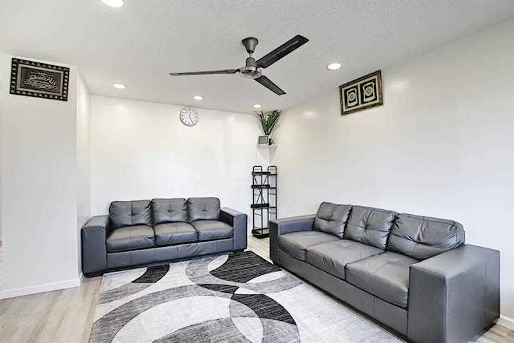 6107 5 Ave SE Calgary, AB T2A 5N5