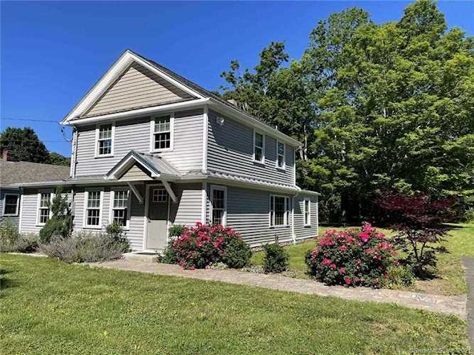 32 Buttonball Road Old Lyme, CT 06371