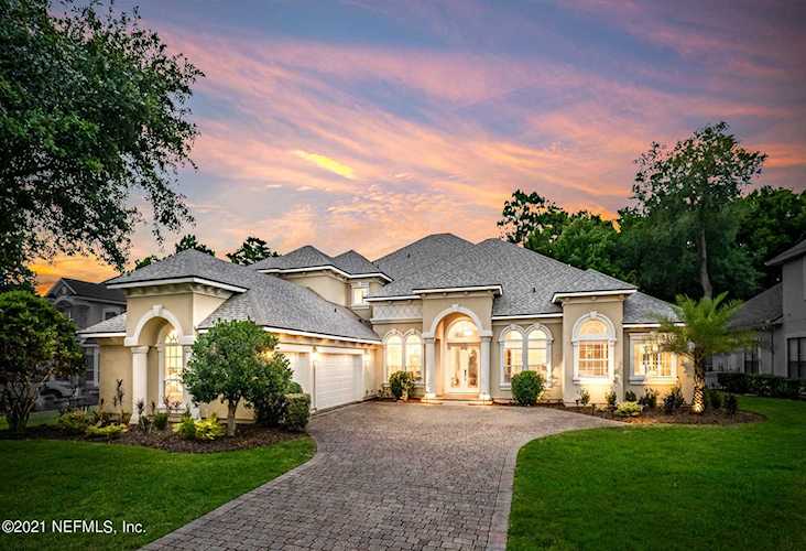 1044 Dorchester Dr St Johns, FL 32259