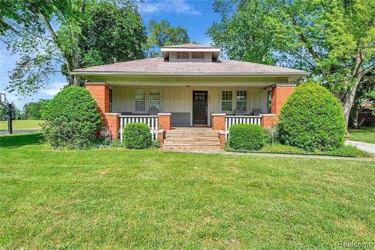 19011 Beck Rd Northville Twp, MI 48168