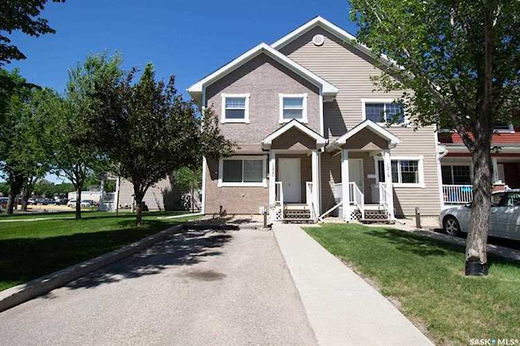 1220 14th Ave Regina, SK S4P 0B8