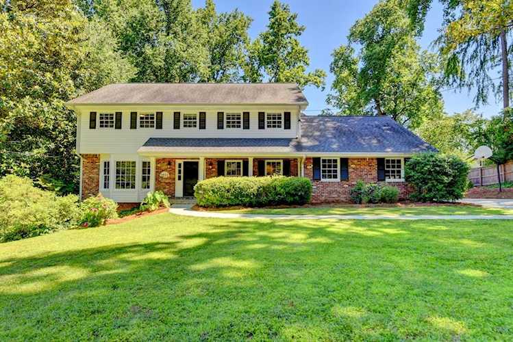 1633 Kings Down Circle Dunwoody, GA 30338