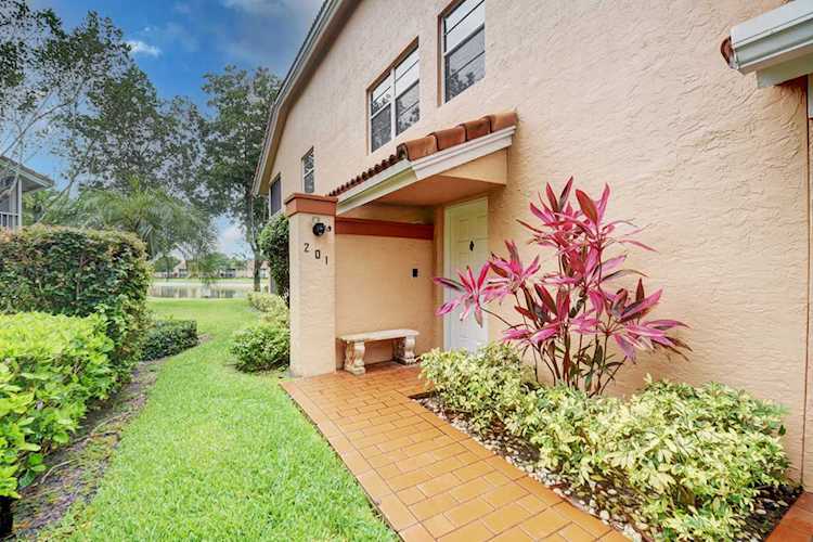 9721 Shadybrook Drive #201 Boynton Beach, FL 33437