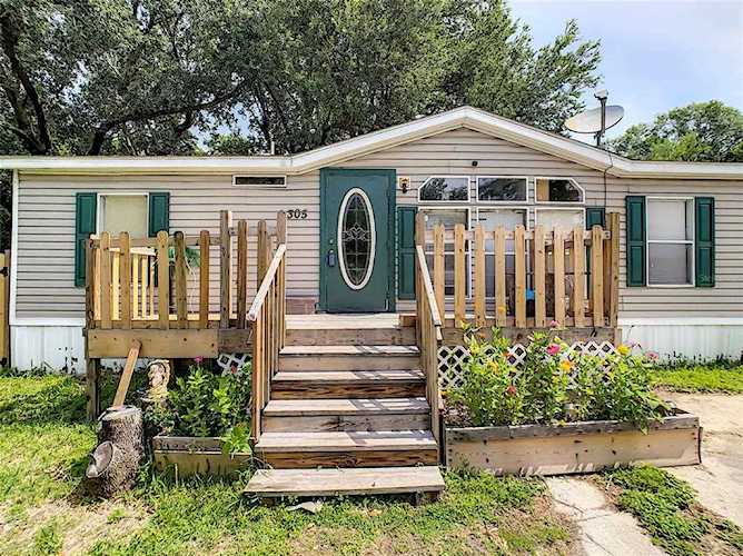 305 2nd St Orlando, FL 32824