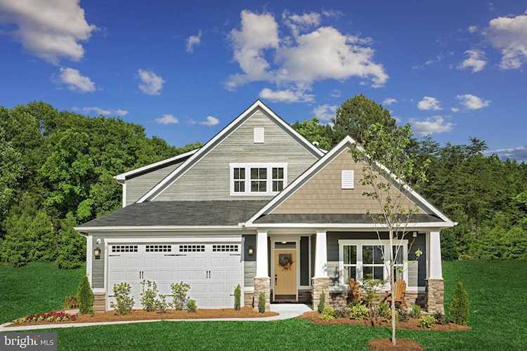 1015 Hood Farm Dr West Grove, PA 19390
